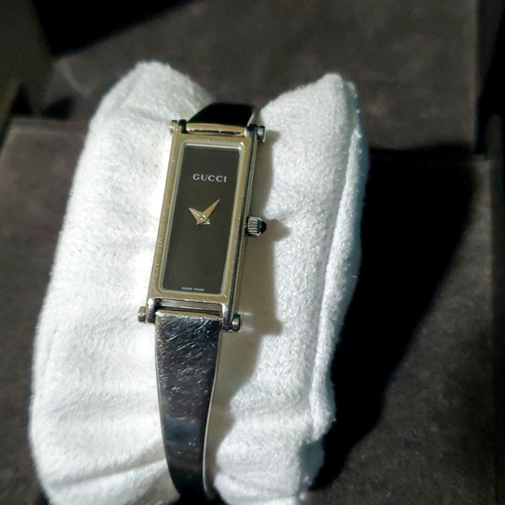 Gucci Watch 1500L 12.1mm Women's Black X Silver